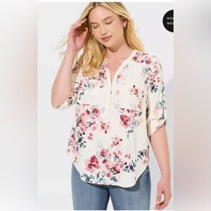 Torrid Harper 3/4 Sleeve Pullover Floral Cream & Pink Print Women's 4X Plus Top